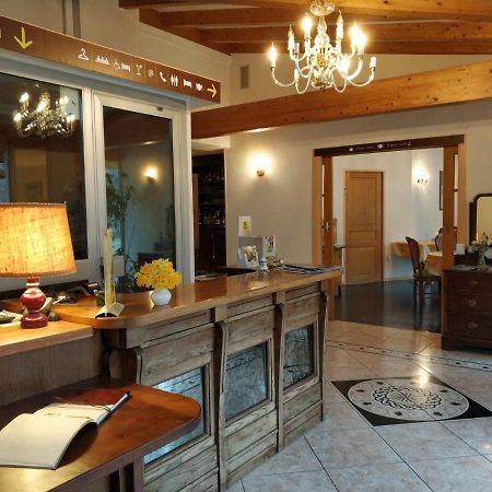 Logis Hotel Calisola Besancon - Soiree Etape Chalezeule Екстериор снимка