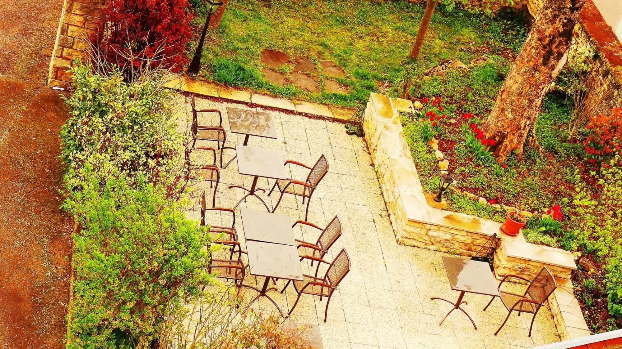 Logis Hotel Calisola Besancon - Soiree Etape Chalezeule Екстериор снимка