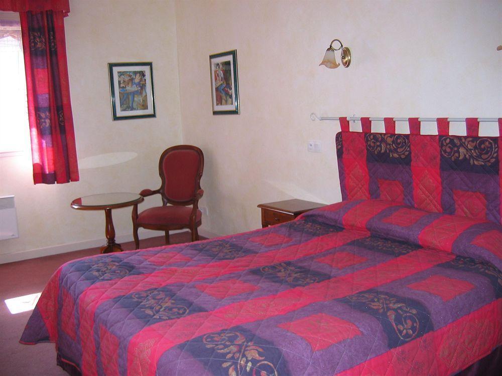 Logis Hotel Calisola Besancon - Soiree Etape Chalezeule Екстериор снимка