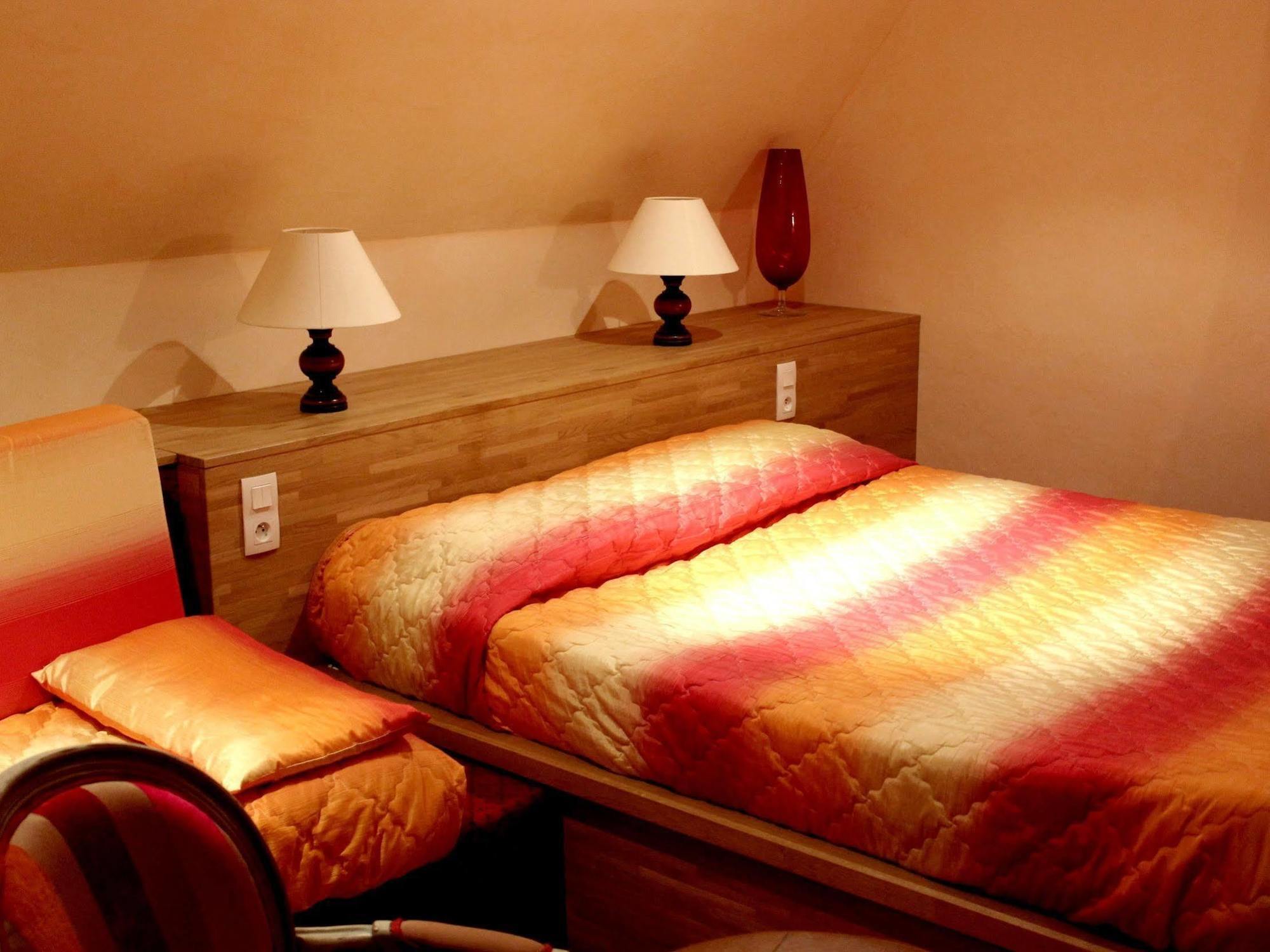 Logis Hotel Calisola Besancon - Soiree Etape Chalezeule Екстериор снимка