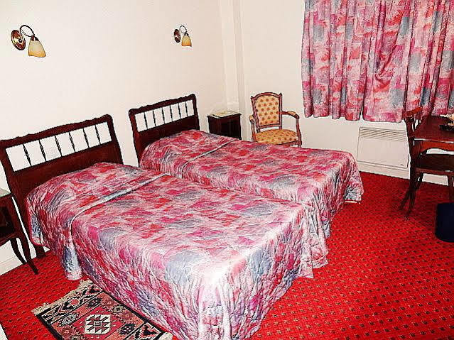 Logis Hotel Calisola Besancon - Soiree Etape Chalezeule Екстериор снимка