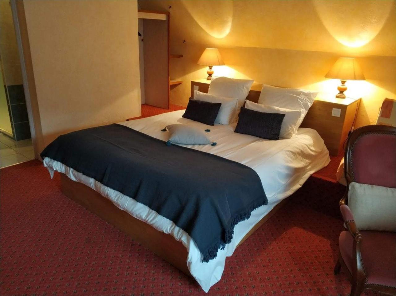 Logis Hotel Calisola Besancon - Soiree Etape Chalezeule Екстериор снимка