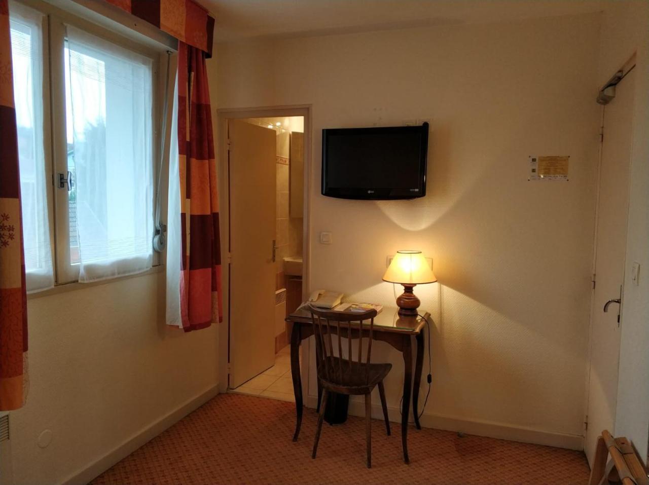 Logis Hotel Calisola Besancon - Soiree Etape Chalezeule Екстериор снимка