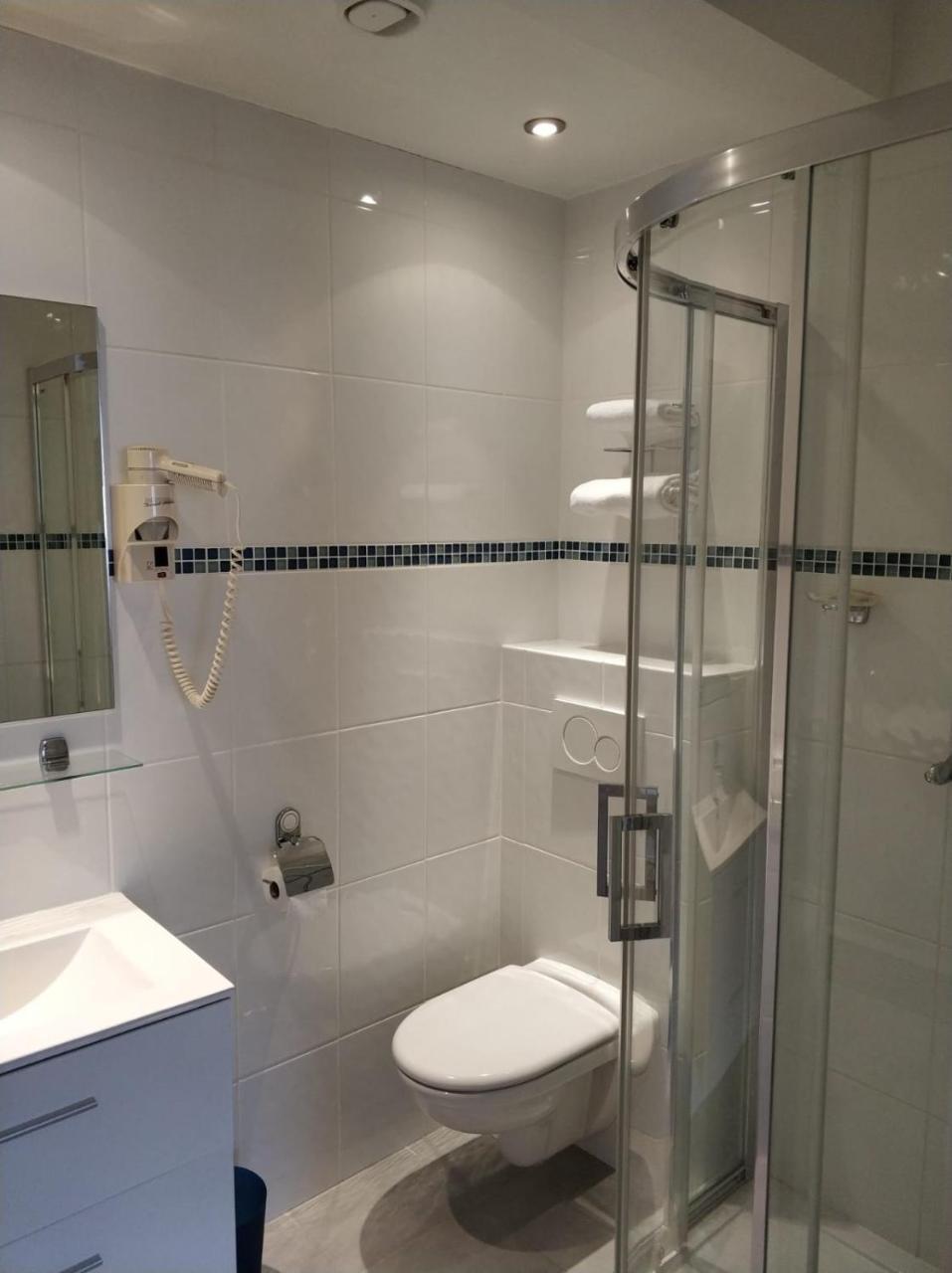 Logis Hotel Calisola Besancon - Soiree Etape Chalezeule Екстериор снимка