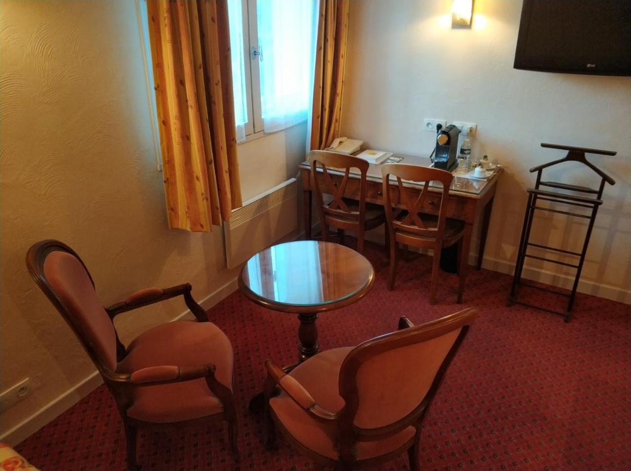 Logis Hotel Calisola Besancon - Soiree Etape Chalezeule Екстериор снимка
