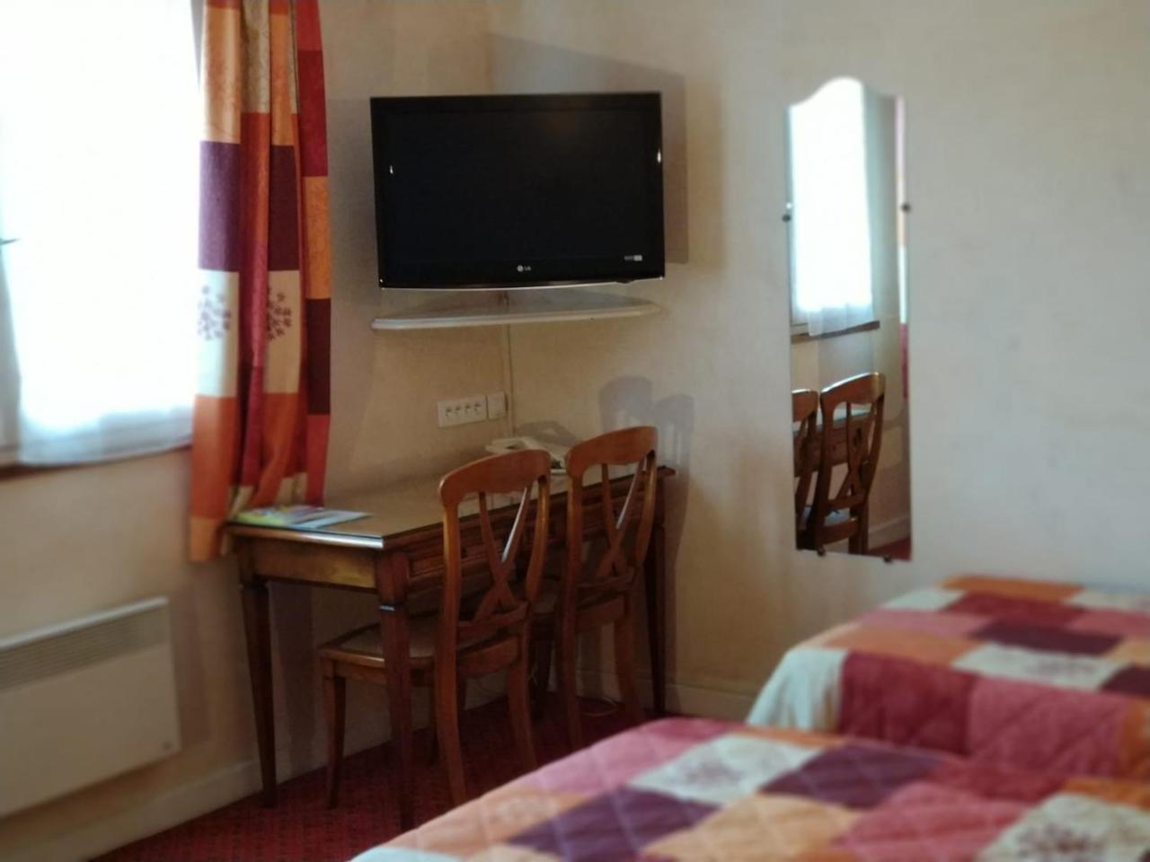 Logis Hotel Calisola Besancon - Soiree Etape Chalezeule Екстериор снимка